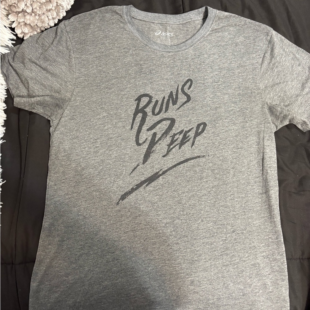 ASICS Gray Short Sleeve Graphic Runs Deep Shirt